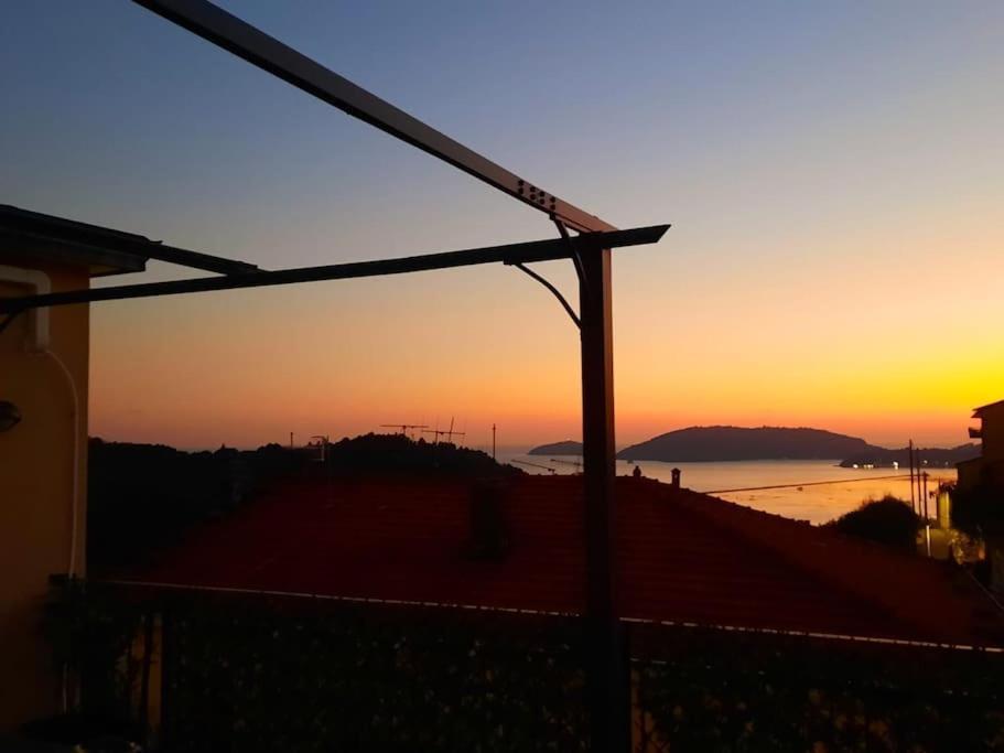 La Terrazza Sul Golfo Dei Poeti Con Vista Mare Apartment Pitelli Luaran gambar