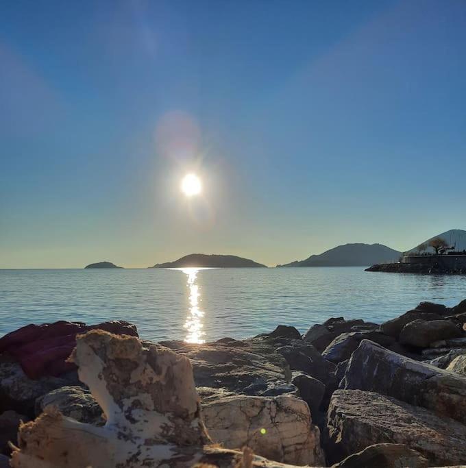 La Terrazza Sul Golfo Dei Poeti Con Vista Mare Apartment Pitelli Luaran gambar