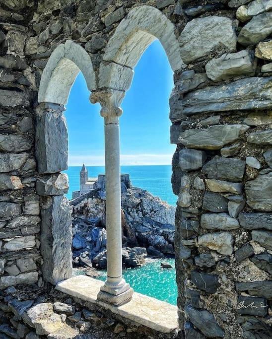 La Terrazza Sul Golfo Dei Poeti Con Vista Mare Apartment Pitelli Luaran gambar