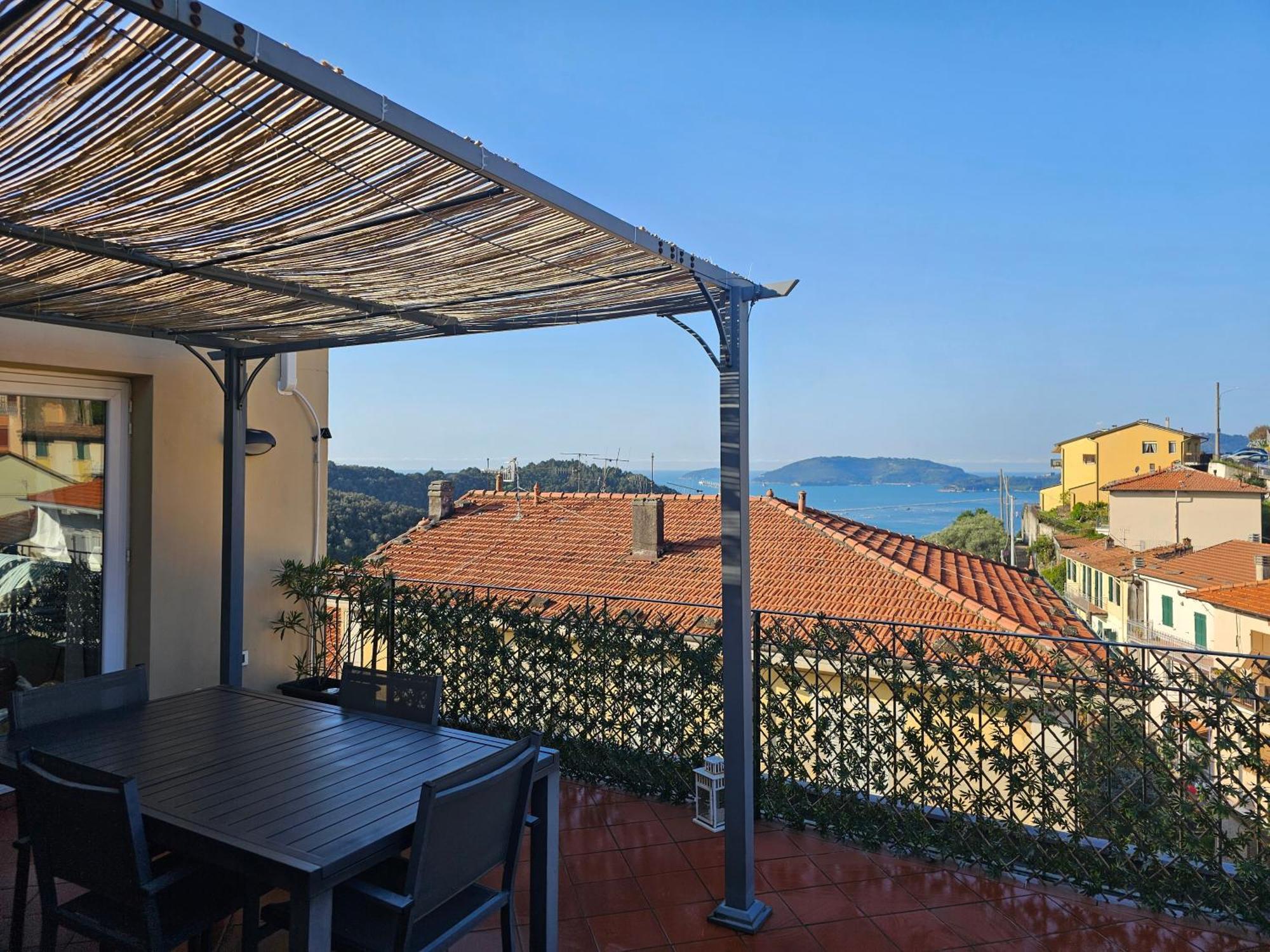 La Terrazza Sul Golfo Dei Poeti Con Vista Mare Apartment Pitelli Luaran gambar